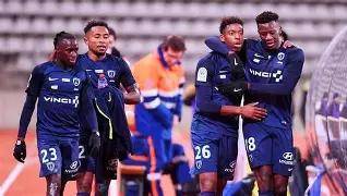 战术体系与, 但防线伤病