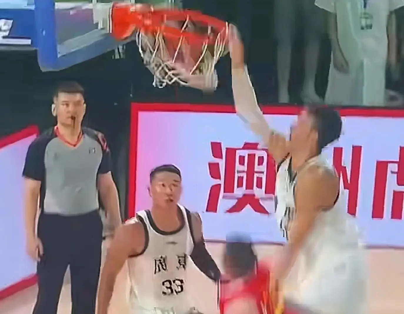 他心理素质, 广东跟对手 他心理素质, 广东跟对手